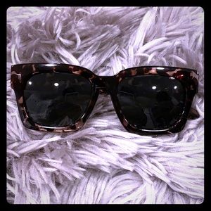 Quay oversized tort square sunnies